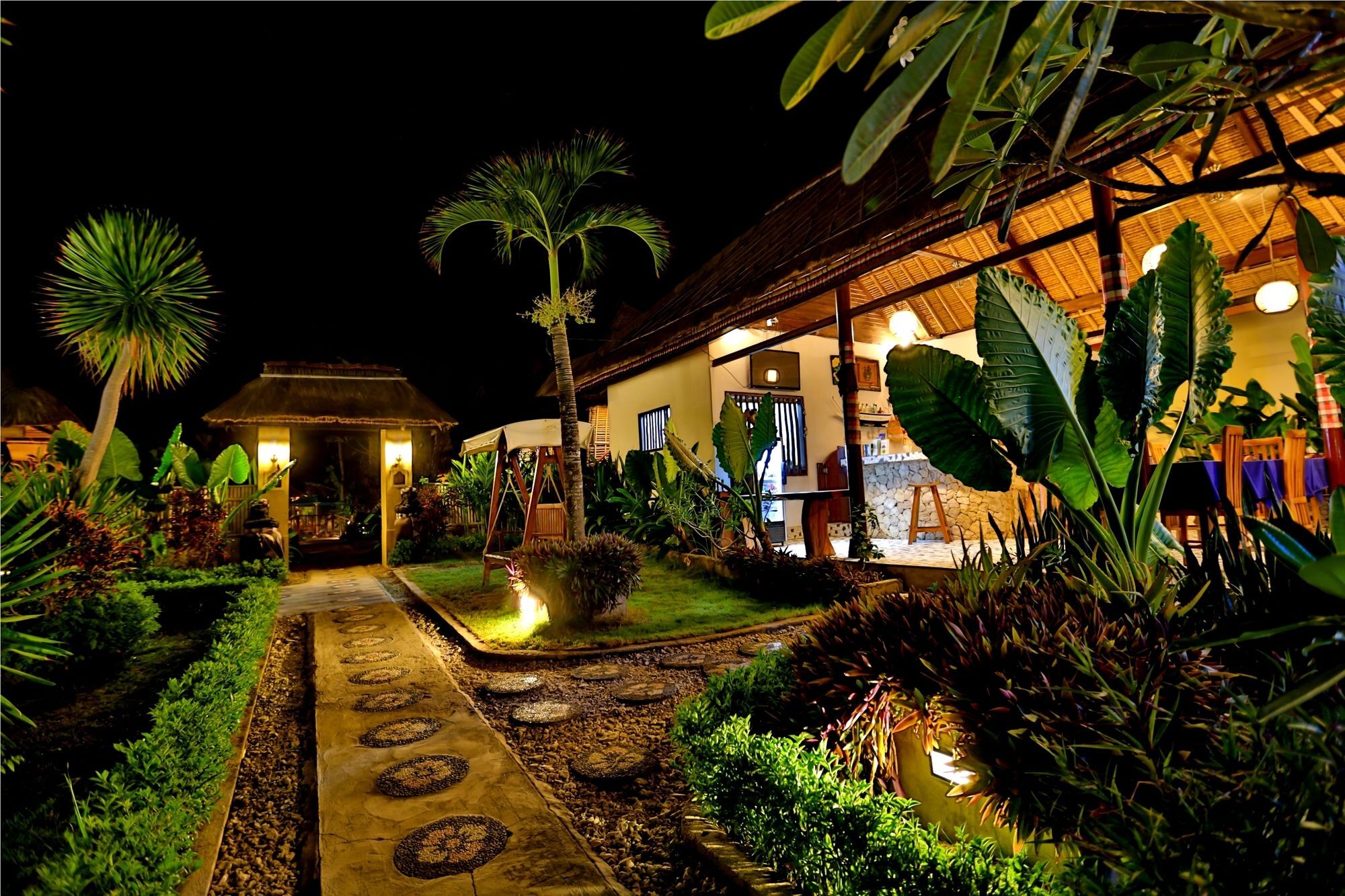 Отель Sunset Coin Lembongan Экстерьер фото