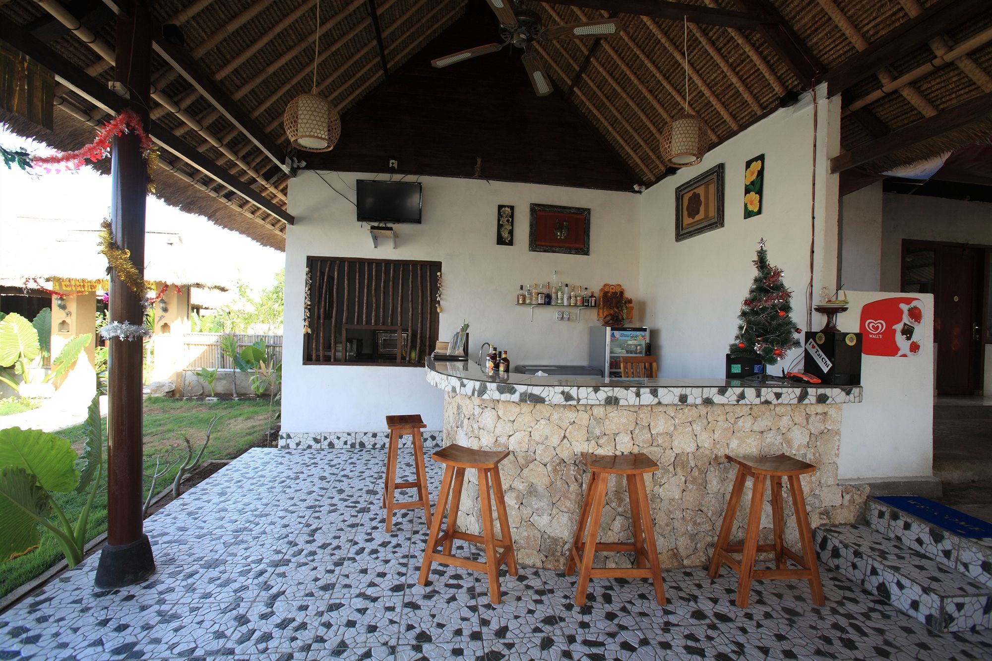 Отель Sunset Coin Lembongan Экстерьер фото